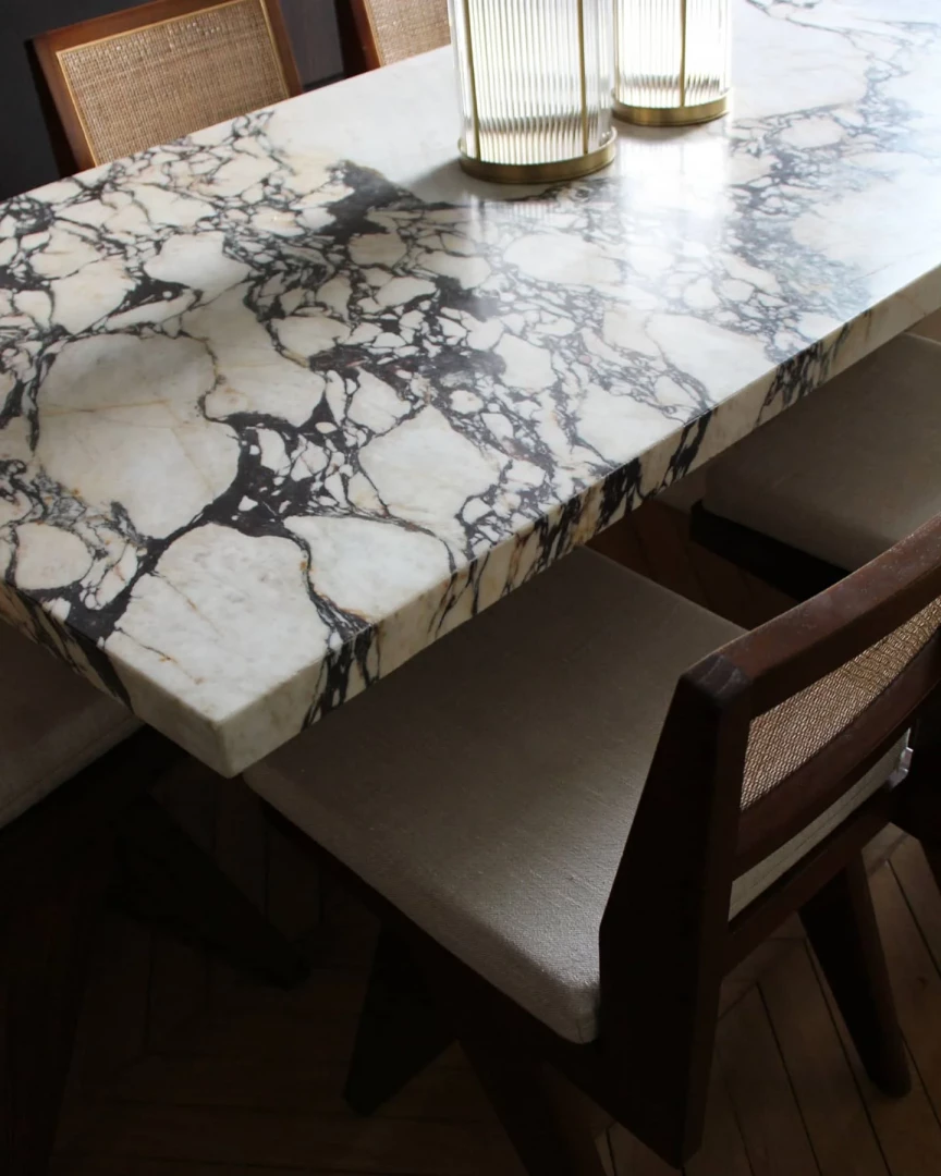 Aura dinning table - Image 6