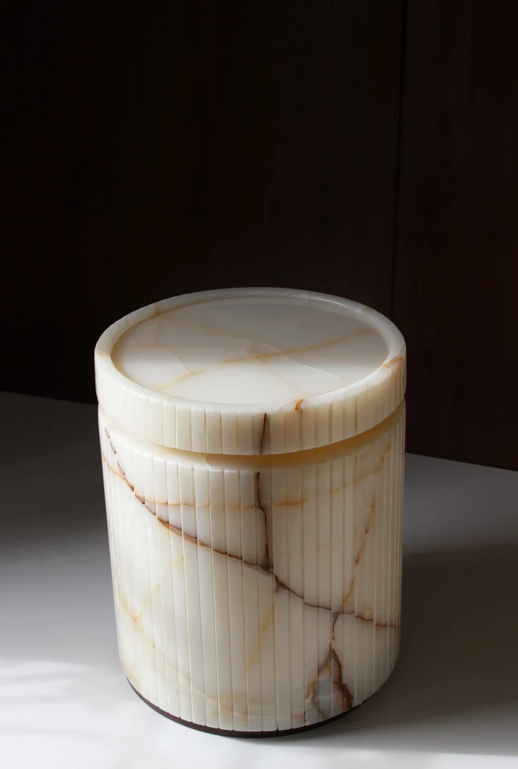 Drey table Shell Onyx