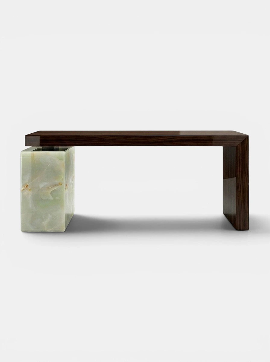Nina Desk